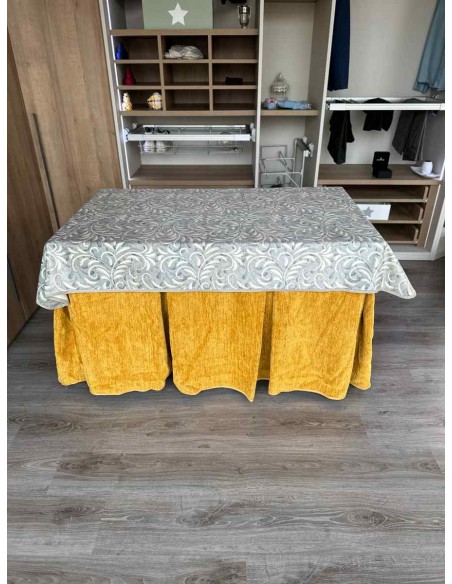 Conjunto Doble Grueso 10 Pliegues Mostaza con Tapete Vainilla