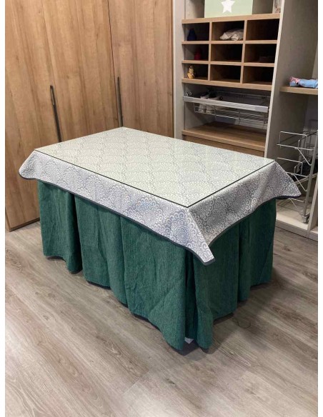 Conjunto Chenilla 10 Pliegues color Verde con Tapete Sol