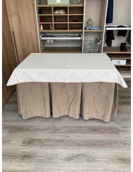 Conjunto Chenilla 10 Pliegues color Topo con Tapete Amanecer