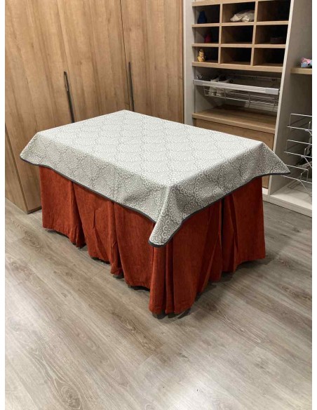 Conjunto Chenilla 10 Pliegues color Teja con Tapete Sol