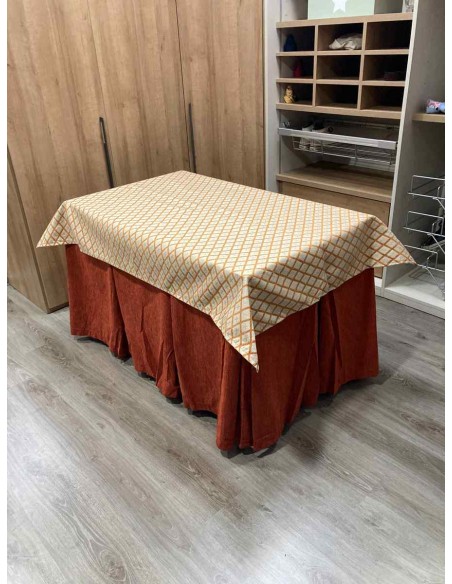 Conjunto Chenilla 10 Pliegues color Teja con Tapete Libano Naranja