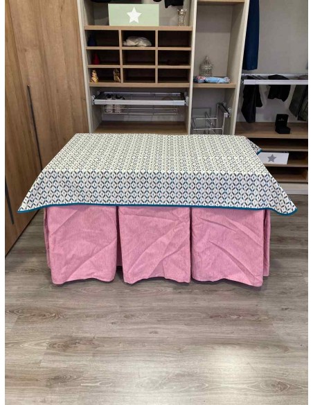 Conjunto Chenilla 10 Pliegues color Rosa Pastel con Tapete Geo