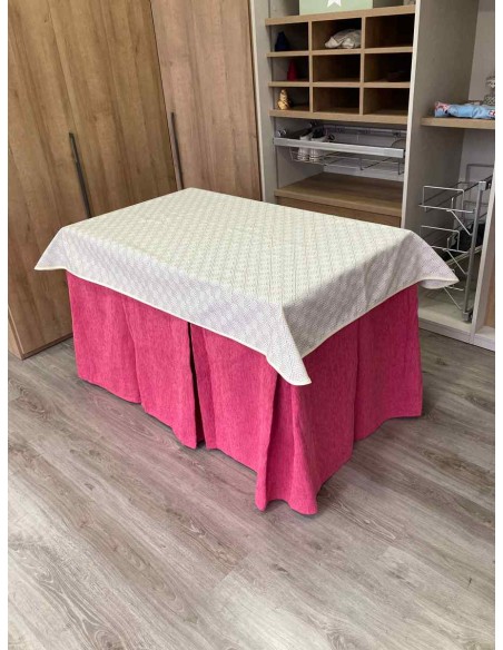 Conjunto Chenilla 10 Pliegues color Rosa Chicle con Tapete Crema