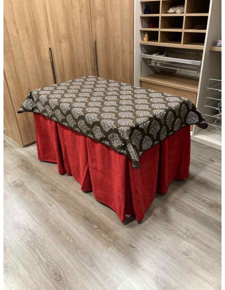 Conjunto Chenilla 10 Pliegues color Rojo con Tapete Acebo