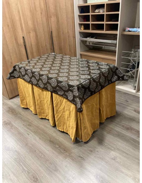 Conjunto Chenilla 10 Pliegues color Mostaza con Tapete Acebo