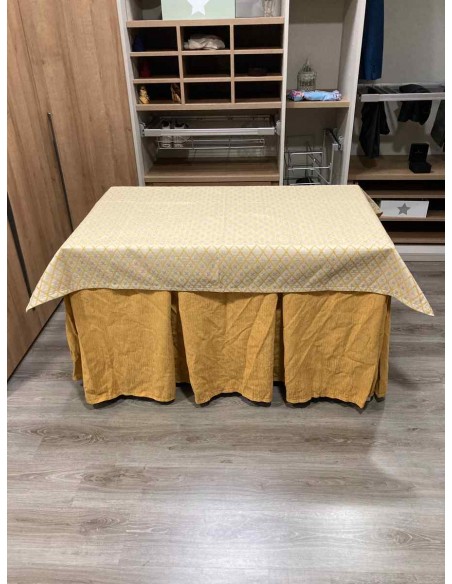 Conjunto Chenilla 10 Pliegues color Mostaza con Tapete Libano Mostaza