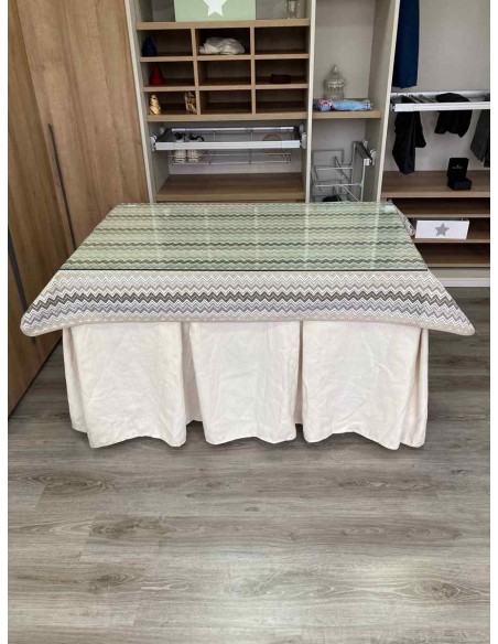 Conjunto Chenilla 10 Pliegues color Marfil con Tapete Estriado