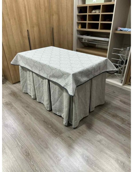 Conjunto Chenilla 10 Pliegues color Gris Claro con Tapete Sol