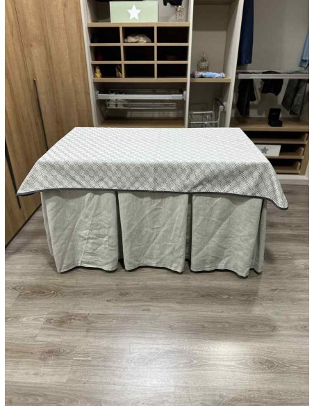 Conjunto Chenilla 10 Pliegues color Gris Claro con Tapete Rombos