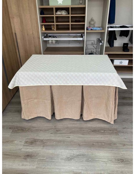 Conjunto Chenilla 10 Pliegues color Beige con Tapete Crema