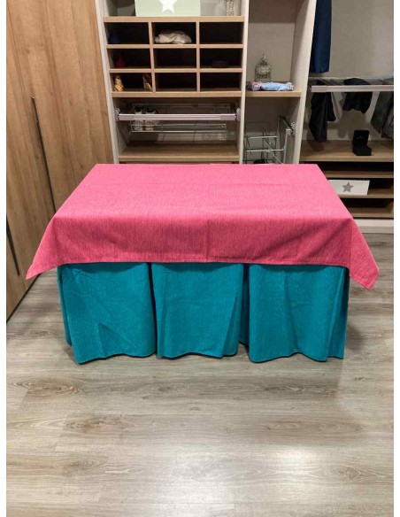 Conjunto Chenilla 10 Pliegues color Azul con Tapete Rosa