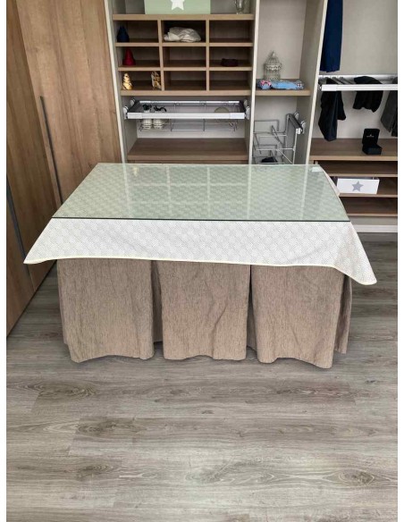 Ropa Chenilla 10 Pliegues color Topo con Tapete Crema