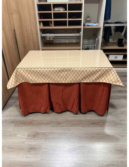 Ropa Chenilla 10 Pliegues color Teja con Tapete Libano Naranja