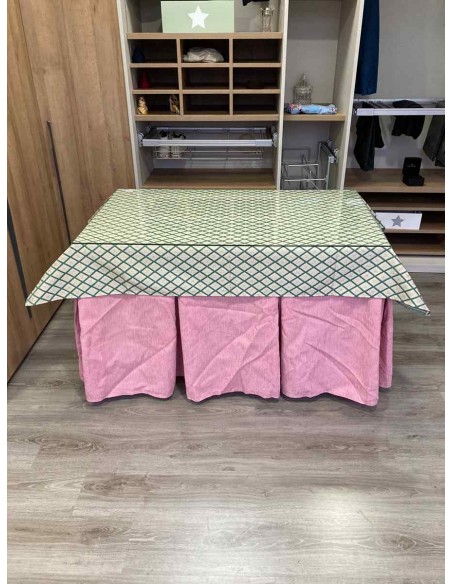 Ropa Chenilla 10 Pliegues color Rosa Pastel con Tapete Libano Verde