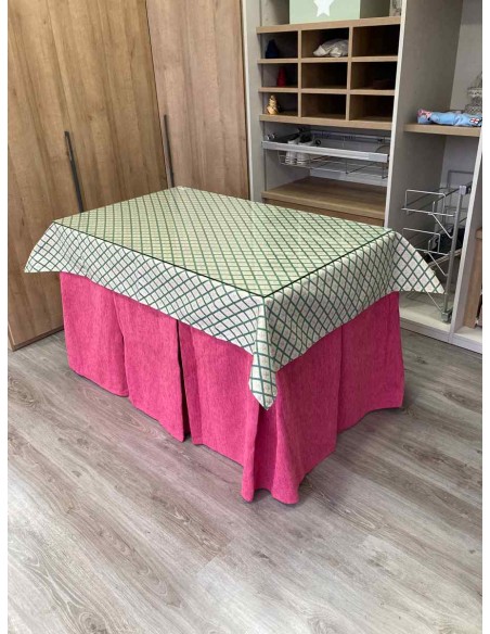 Ropa Chenilla 10 Pliegues color Rosa Chicle con Tapete Libano Verde