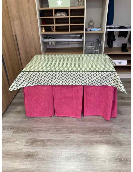 Ropa Chenilla 10 Pliegues color Rosa Chicle con Tapete Libano Verde