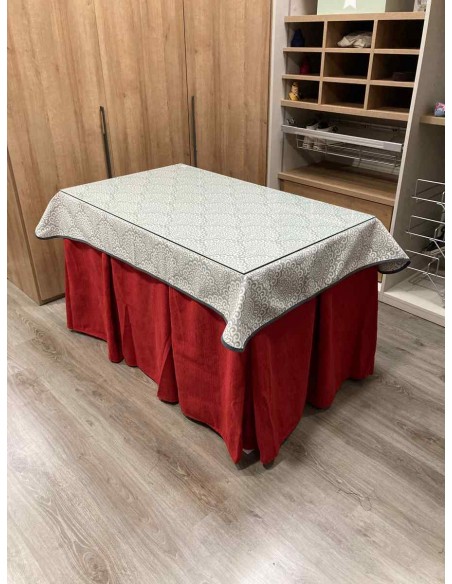 Ropa Chenilla 10 Pliegues color Rojo con Tapete Sol