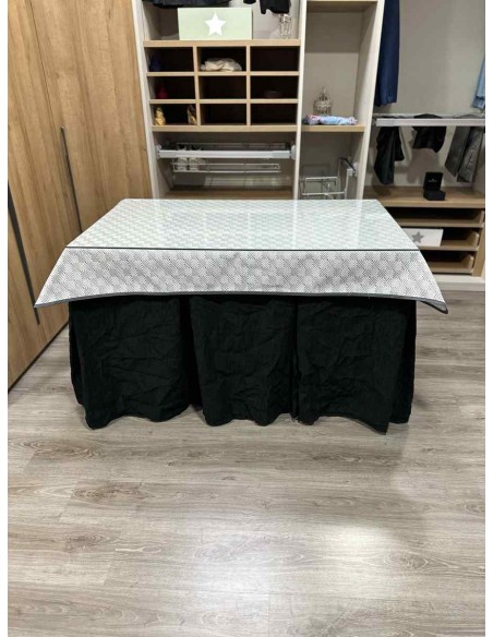 Ropa Chenilla 10 Pliegues color Negro con Tapete Rombos