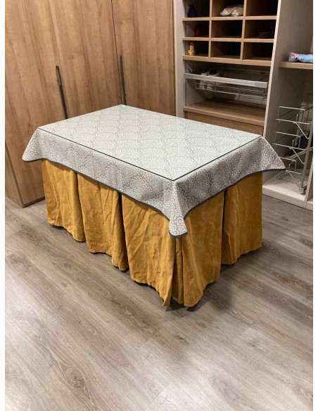 Ropa Chenilla 10 Pliegues color Mostaza con Tapete Sol