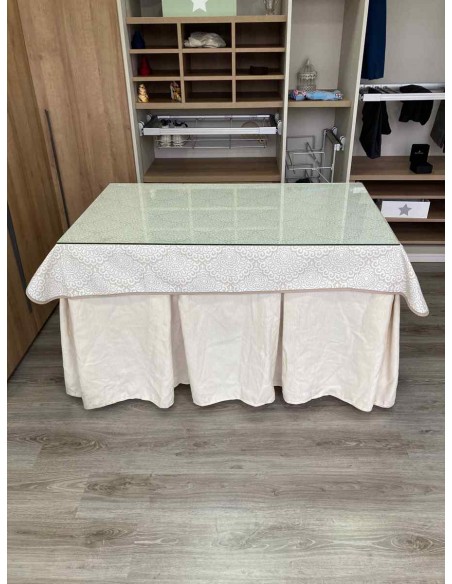 Ropa Chenilla 10 Pliegues color Marfil con Tapete Amanecer