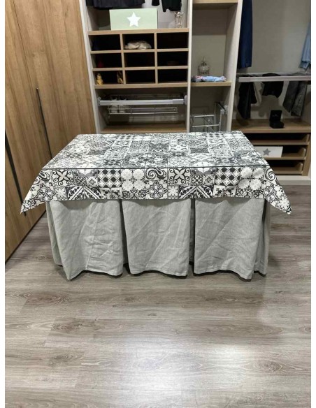 Ropa Chenilla 10 Pliegues color Gris Claro con Tapete Mosaico