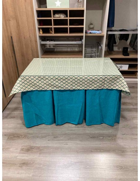 Ropa Chenilla 10 Pliegues color Azul con Tapete Libano Verde