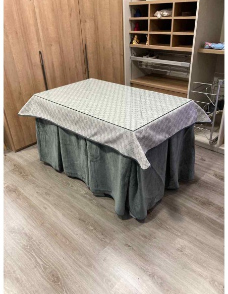 Ropa Doble Grueso 10 Pliegues Gris con Tapete Rombos