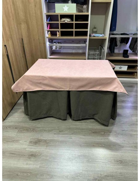 Conjunto Antimanchas Aterciopelada Triplegrueso color Chocolate con Tapete Liso Rosa