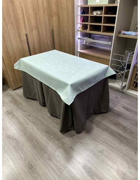 Conjunto Antimanchas Aterciopelada Triplegrueso color Chocolate con Tapete Liso Verde Pastel