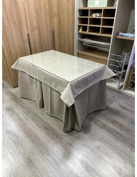 Conjunto Antimanchas Aterciopelada Triplegrueso color Beige con Tapete Liso Beige