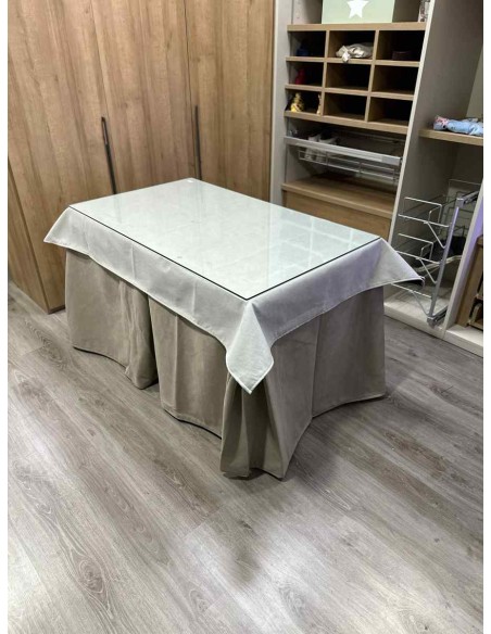 Conjunto Antimanchas Aterciopelada Triplegrueso color Beige con Tapete Liso Marfil