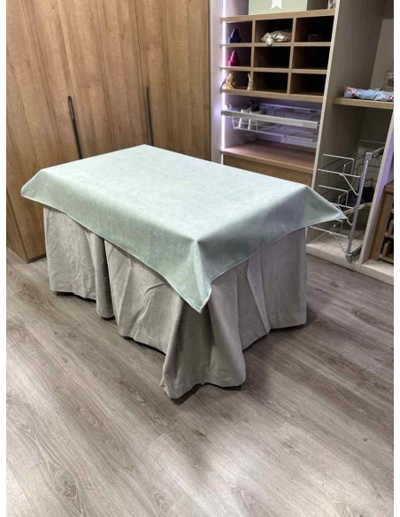 Conjunto Antimanchas Aterciopelada Triplegrueso color Marfil con Tapete Liso Verde Pastel