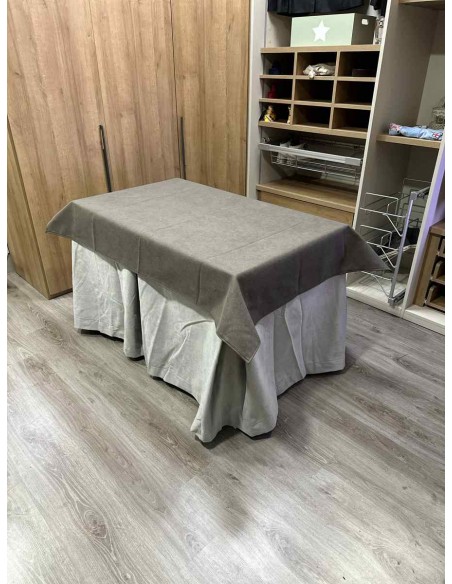 Conjunto Antimanchas Aterciopelada Triplegrueso color Marfil con Tapete Liso Chocolate