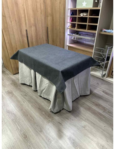 Conjunto Antimanchas Aterciopelada Triplegrueso color Marfil con Tapete Liso Grafito