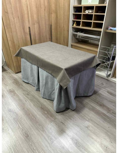 Conjunto Antimanchas Aterciopelada Triplegrueso color Gris con Tapete Liso Chocolate