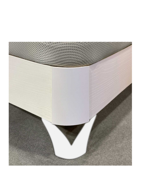 Canapé reforzado con patas altas