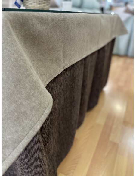 Ropa Chenilla Eco 8 Pliegues color Chocolate con tapete antimanchas luxe café