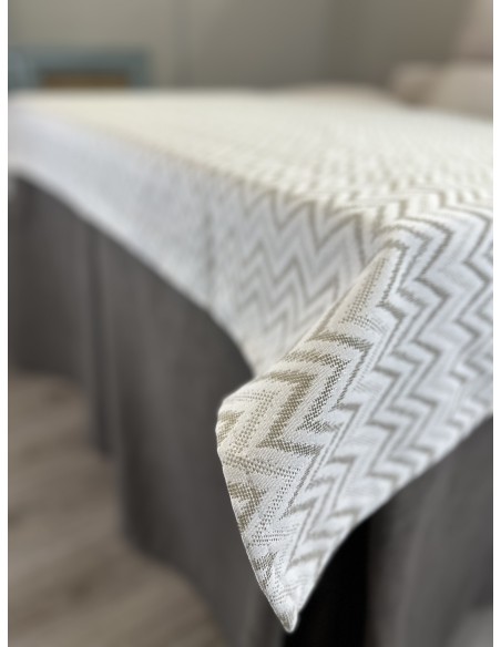 Ropa de Mesa de Camilla Antimanchas Aterciopelada Triple Grueso Nature Marrón con Tapete Deluxe Torino Rayas