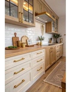 Cocina en madera clara con...
