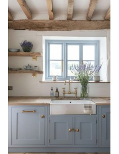 Cocina rústica con muebles...