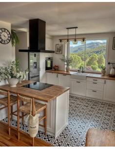 Cocina moderna en blanco...